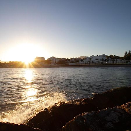 Marbella Banus Suites - Lily Playas Del Duque Banus Beach Apartment מראה חיצוני תמונה