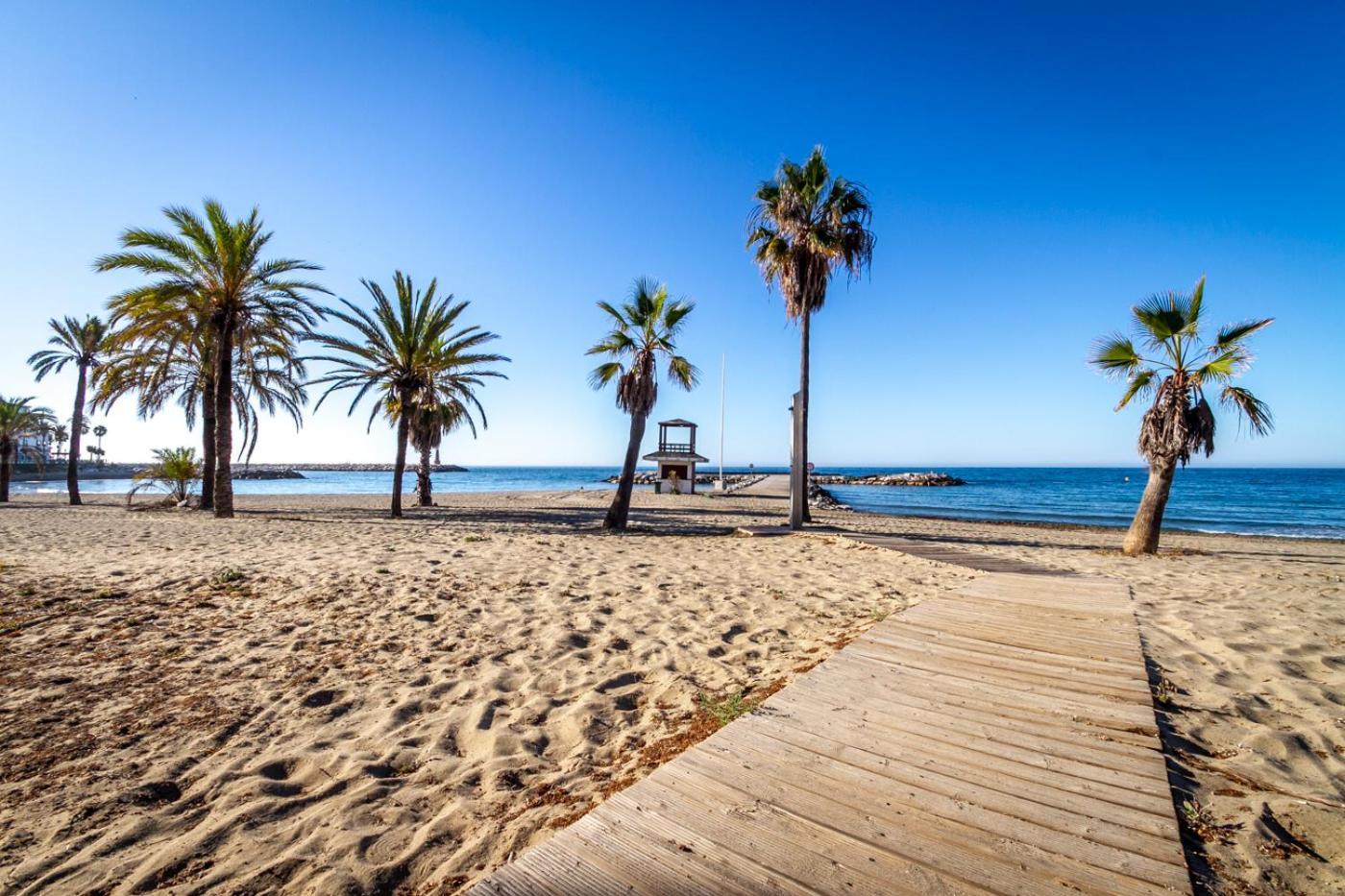 Marbella Banus Suites - Lily Playas Del Duque Banus Beach Apartment מראה חיצוני תמונה