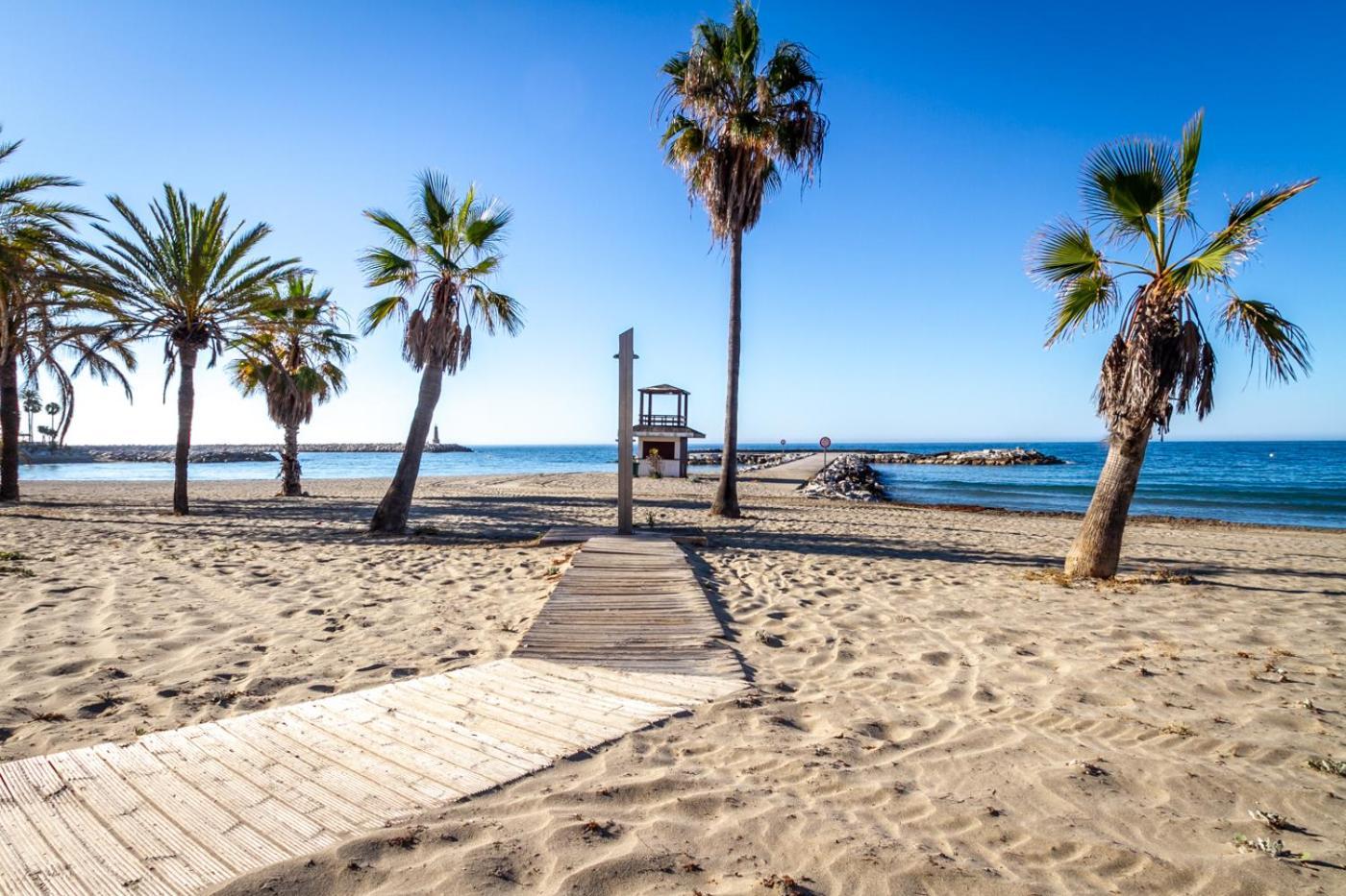 Marbella Banus Suites - Lily Playas Del Duque Banus Beach Apartment מראה חיצוני תמונה
