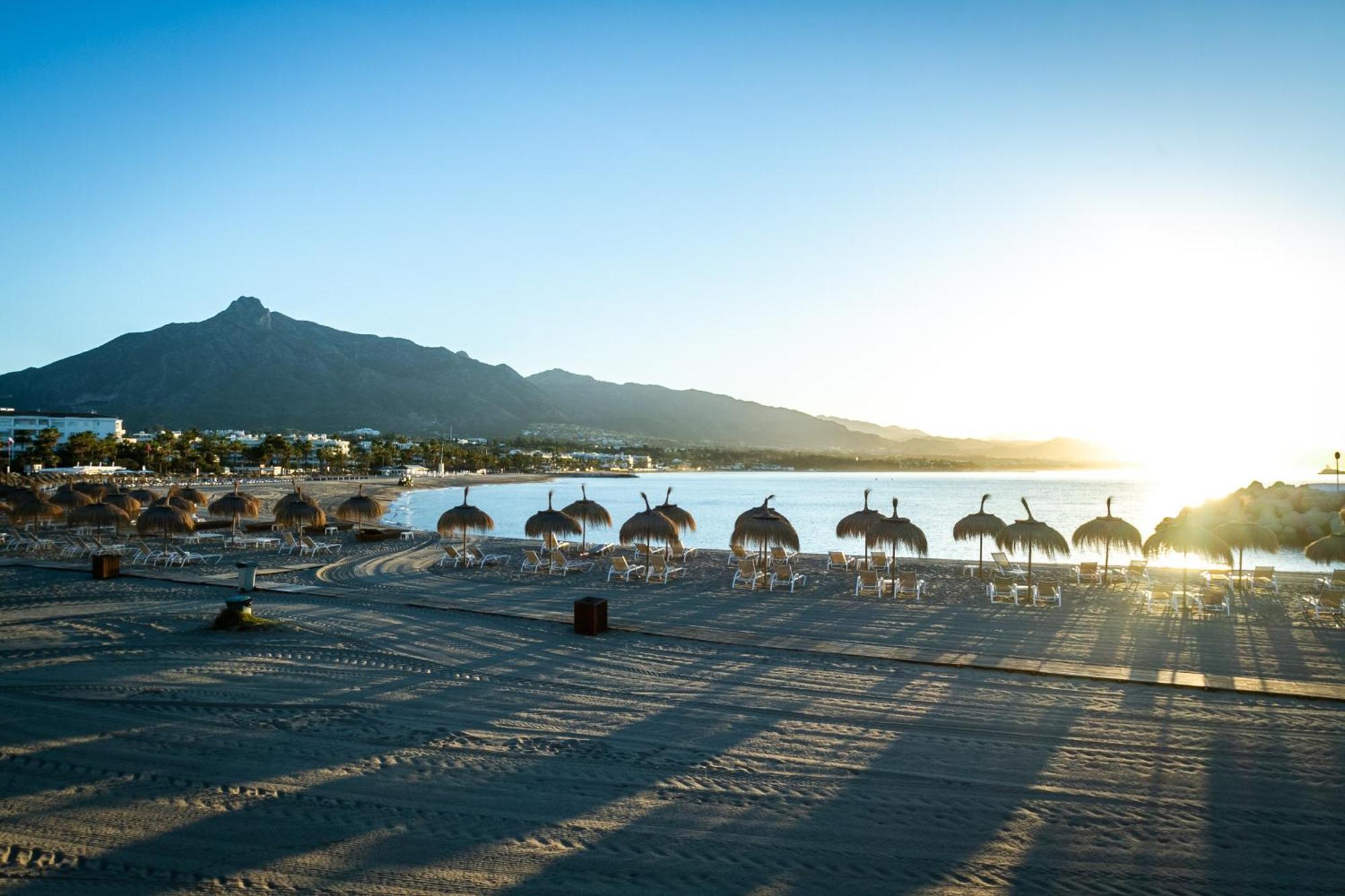 Marbella Banus Suites - Lily Playas Del Duque Banus Beach Apartment מראה חיצוני תמונה